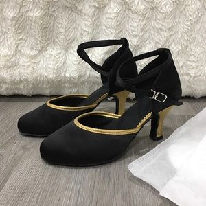 Dance/ 20’s Flapper style heel black/ gold